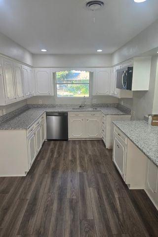 1306 Holt Avenue, Desoto, TX 75115