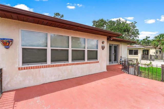726 S 9TH STREET, Leesburg, FL 34748