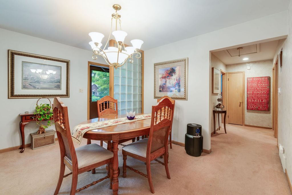 209 N Richmond Avenue, Clarendon Hills, IL 60514 — photo 3