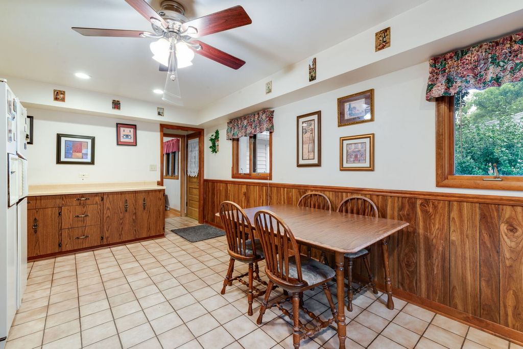 209 N Richmond Avenue, Clarendon Hills, IL 60514 — photo 4