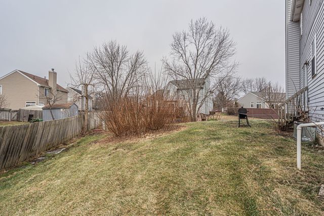 212 S TANGLEWOOD Court, Round Lake, IL 60073