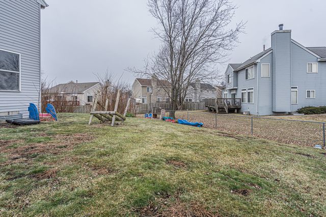 212 S TANGLEWOOD Court, Round Lake, IL 60073