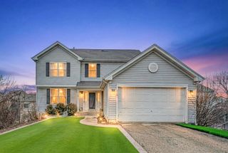 212 S TANGLEWOOD Court, Round Lake, IL 60073