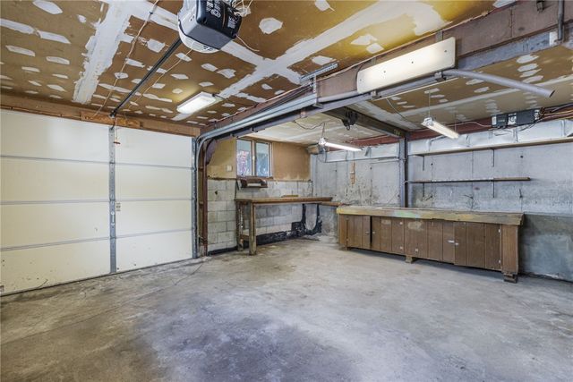 26 Chardon Drive, Portsmouth, RI 02871