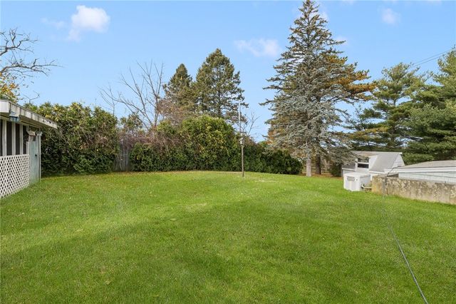 26 Chardon Drive, Portsmouth, RI 02871