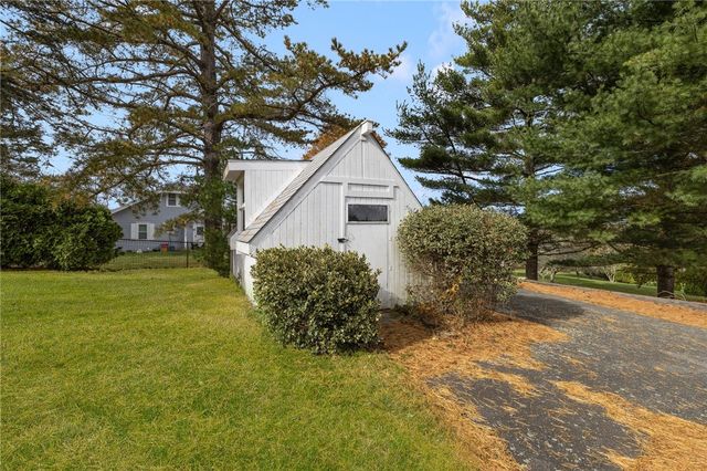 26 Chardon Drive, Portsmouth, RI 02871