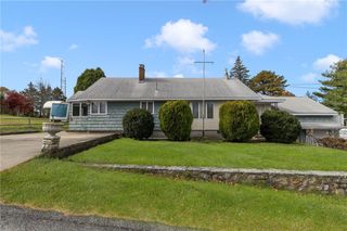 26 Chardon Drive, Portsmouth, RI 02871