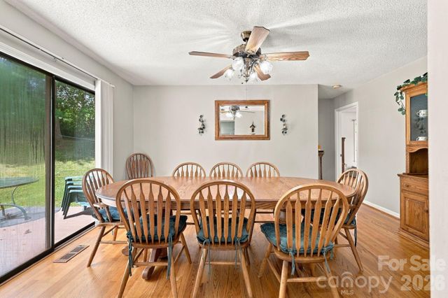 6 Cisco Road, Asheville, NC 28805