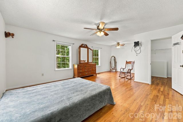6 Cisco Road, Asheville, NC 28805