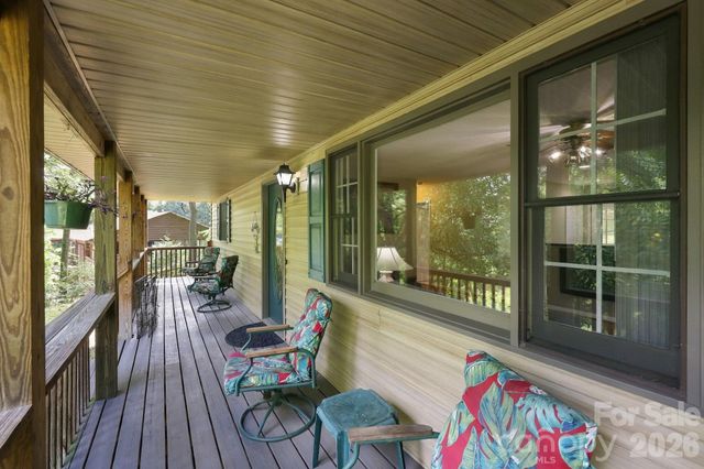 6 Cisco Road, Asheville, NC 28805