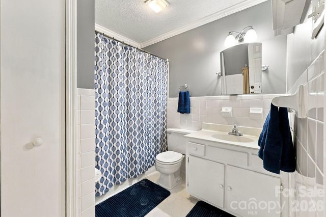 6 Cisco Road, Asheville, NC 28805