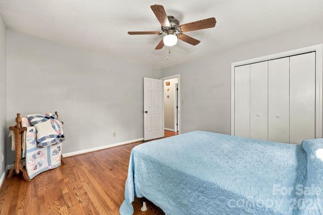 6 Cisco Road, Asheville, NC 28805
