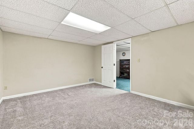 6 Cisco Road, Asheville, NC 28805