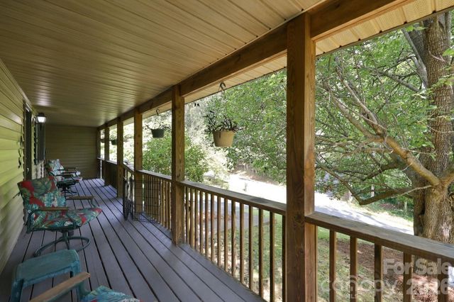 6 Cisco Road, Asheville, NC 28805