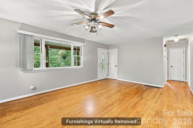 6 Cisco Road, Asheville, NC 28805
