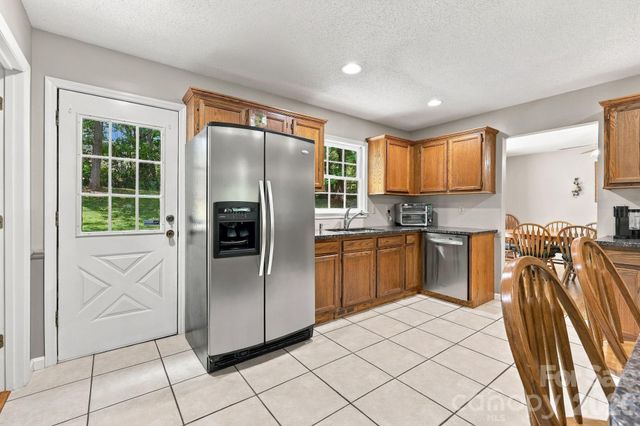 6 Cisco Road, Asheville, NC 28805