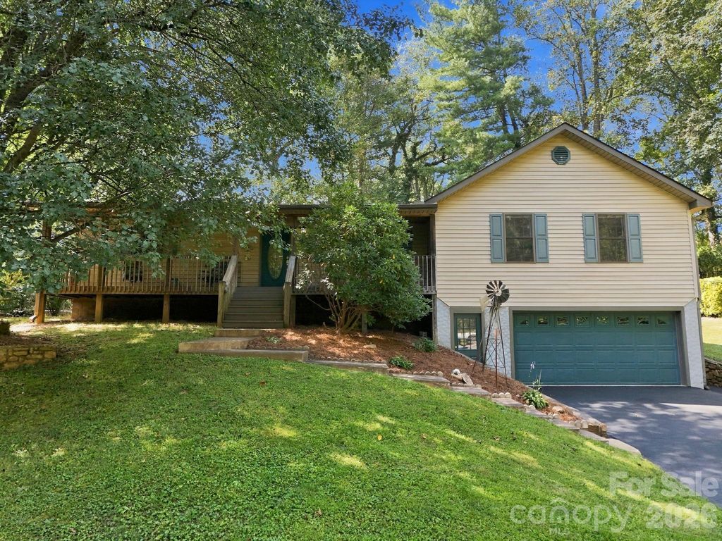 6 Cisco Road, Asheville, NC 28805