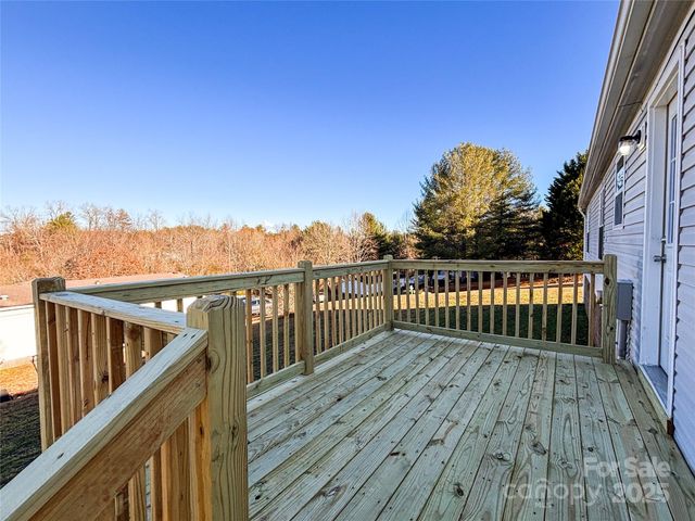 3596 Gull Street, Hudson, NC 28638