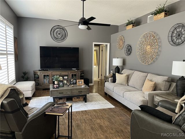 28702 Crooked Stick Court, Wesley Chapel, FL 33543