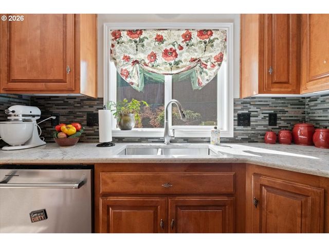 1824 Nw OLIVIA Cir, Albany, OR 97321