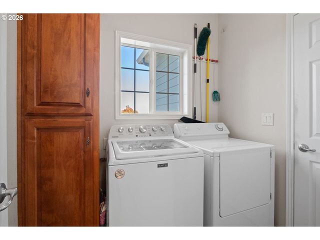 1824 Nw OLIVIA Cir, Albany, OR 97321