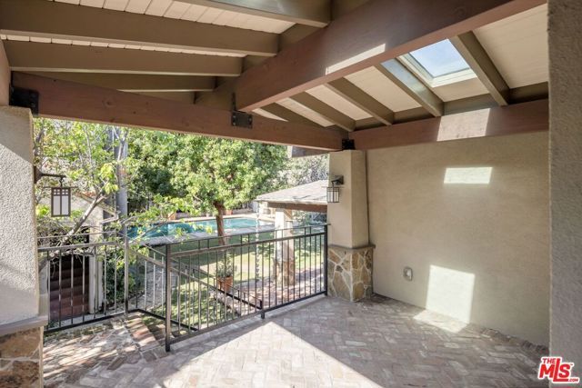 627 N Elm Drive, Beverly Hills, CA 90210