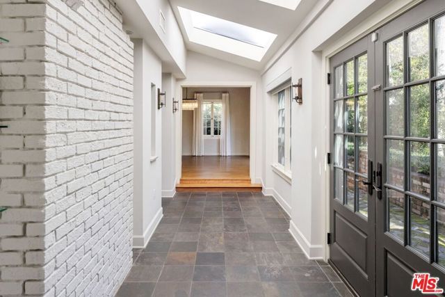 627 N Elm Drive, Beverly Hills, CA 90210