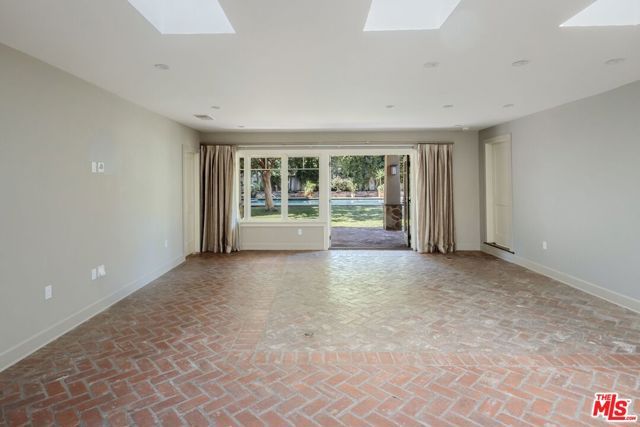 627 N Elm Drive, Beverly Hills, CA 90210