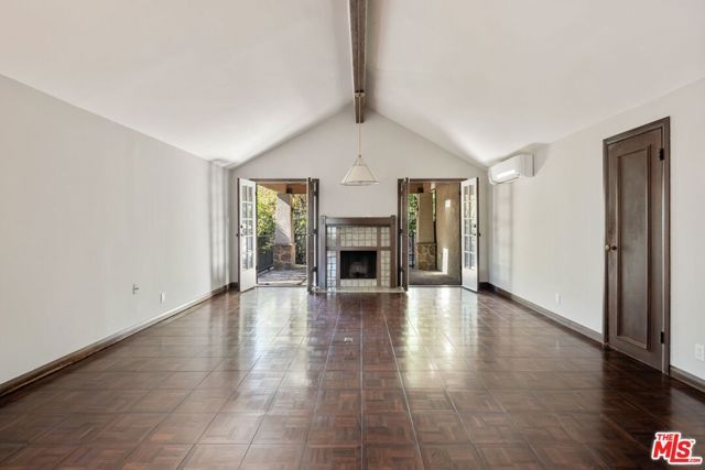 627 N Elm Drive, Beverly Hills, CA 90210