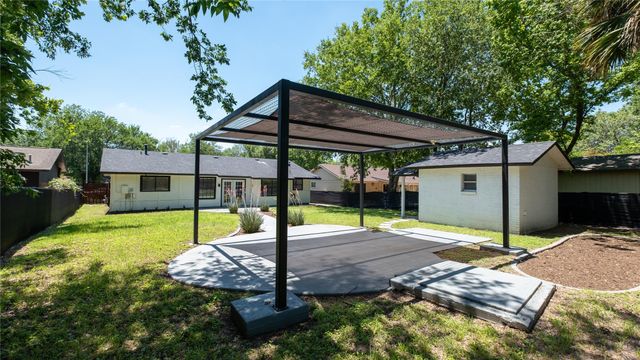 4604 Brassiewood DR, Austin, TX 78744