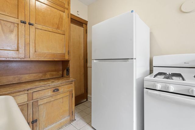 2545 Garfield Avenue 24, Minneapolis, MN 55405