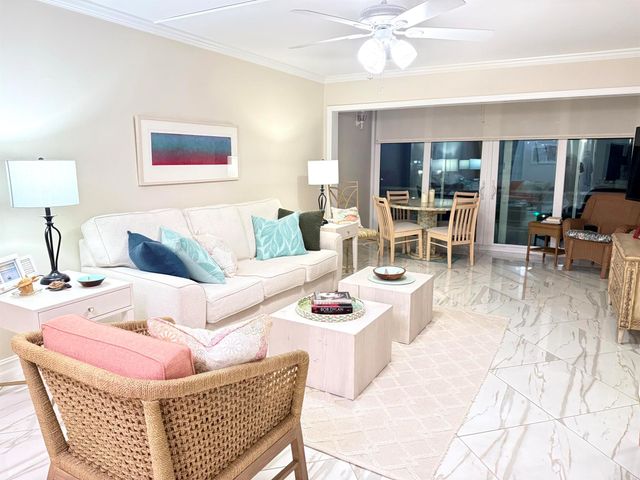 765 Jeffery Street 1-203, Boca Raton, FL 33487