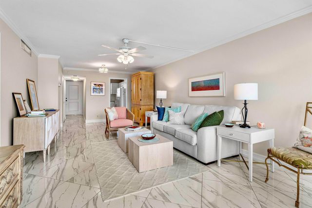 765 Jeffery Street 1-203, Boca Raton, FL 33487