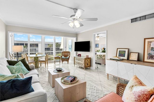 765 Jeffery Street 1-203, Boca Raton, FL 33487