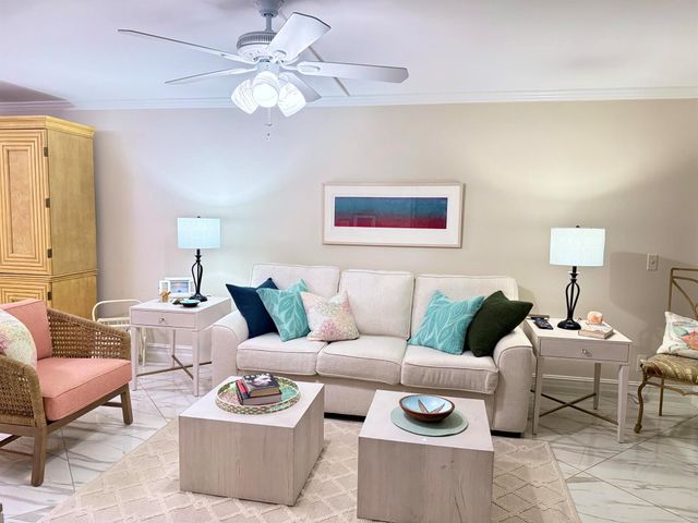 765 Jeffery Street 1-203, Boca Raton, FL 33487