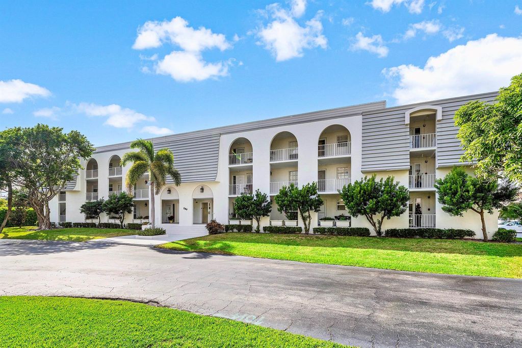765 Jeffery Street 1-203, Boca Raton, FL 33487
