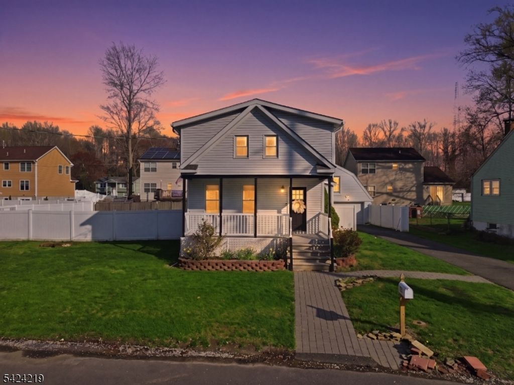 129 Willow Ave, Aberdeen Twp., NJ 07747