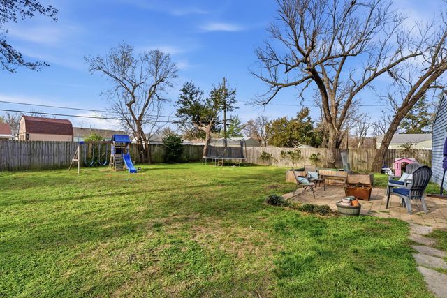 1205 W 34th St S, Wichita, KS 67217