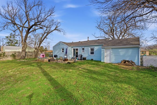 1205 W 34th St S, Wichita, KS 67217