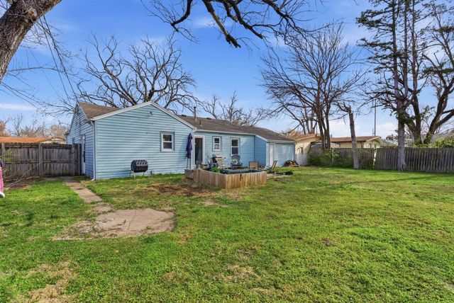 1205 W 34th St S, Wichita, KS 67217