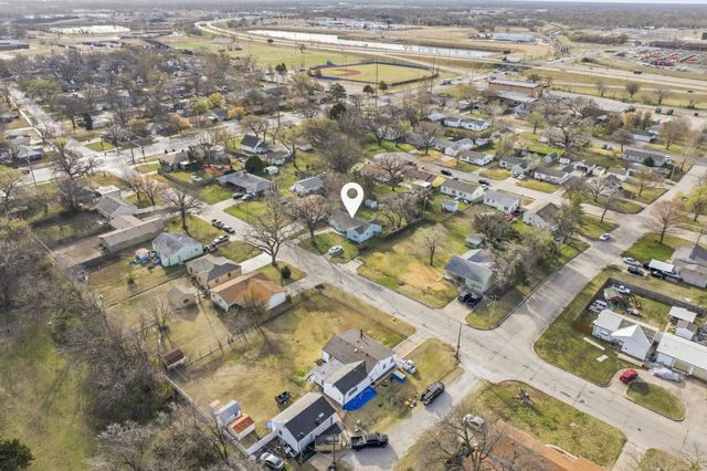1205 W 34th St S, Wichita, KS 67217
