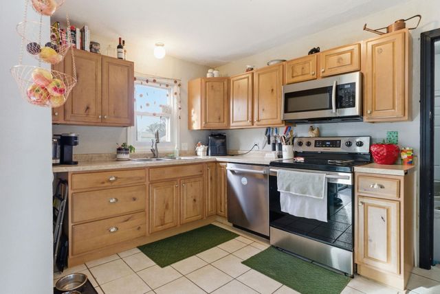 1205 W 34th St S, Wichita, KS 67217