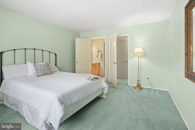 24-B W BLUEBELL LN, Mount Laurel, NJ 08054