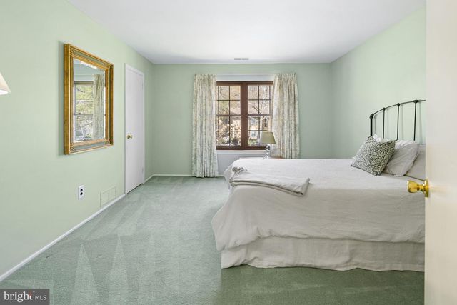24-B W BLUEBELL LN, Mount Laurel, NJ 08054