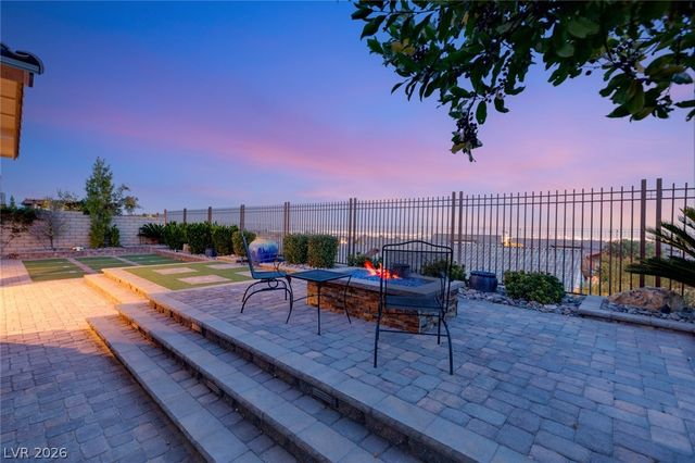 270 Besame Court, Las Vegas, NV 89138