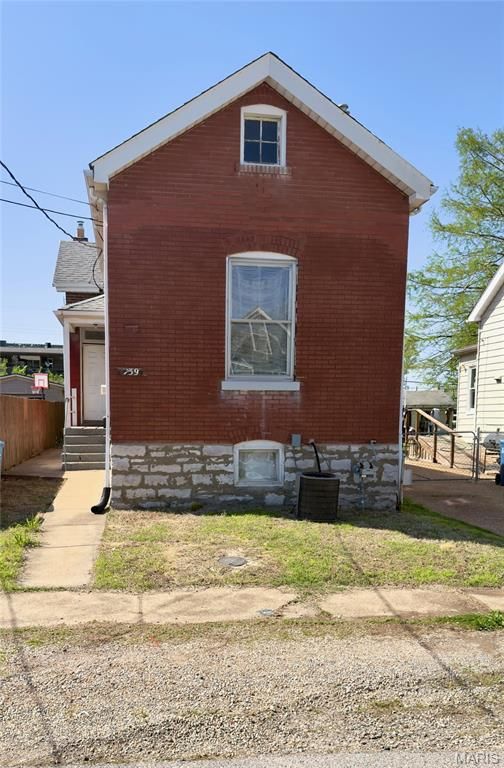 739 Regina Avenue, St Louis, MO 63125