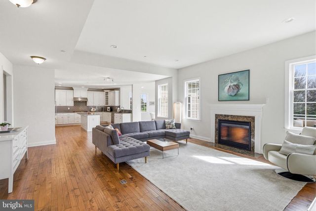 305 GREENBANK LN, Newtown Square, PA 19073
