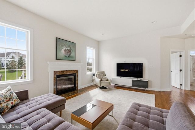 305 GREENBANK LN, Newtown Square, PA 19073