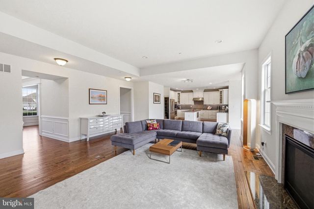305 GREENBANK LN, Newtown Square, PA 19073