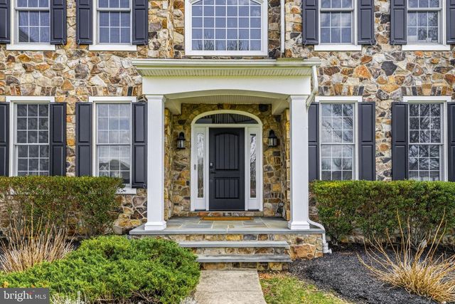 305 GREENBANK LN, Newtown Square, PA 19073